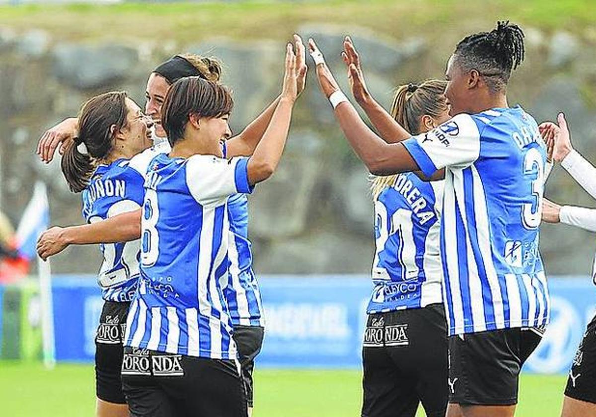 Las jugadoras del Deportivo Alavés celebran su último triunfo liguero ante el Sporting de Huelva.