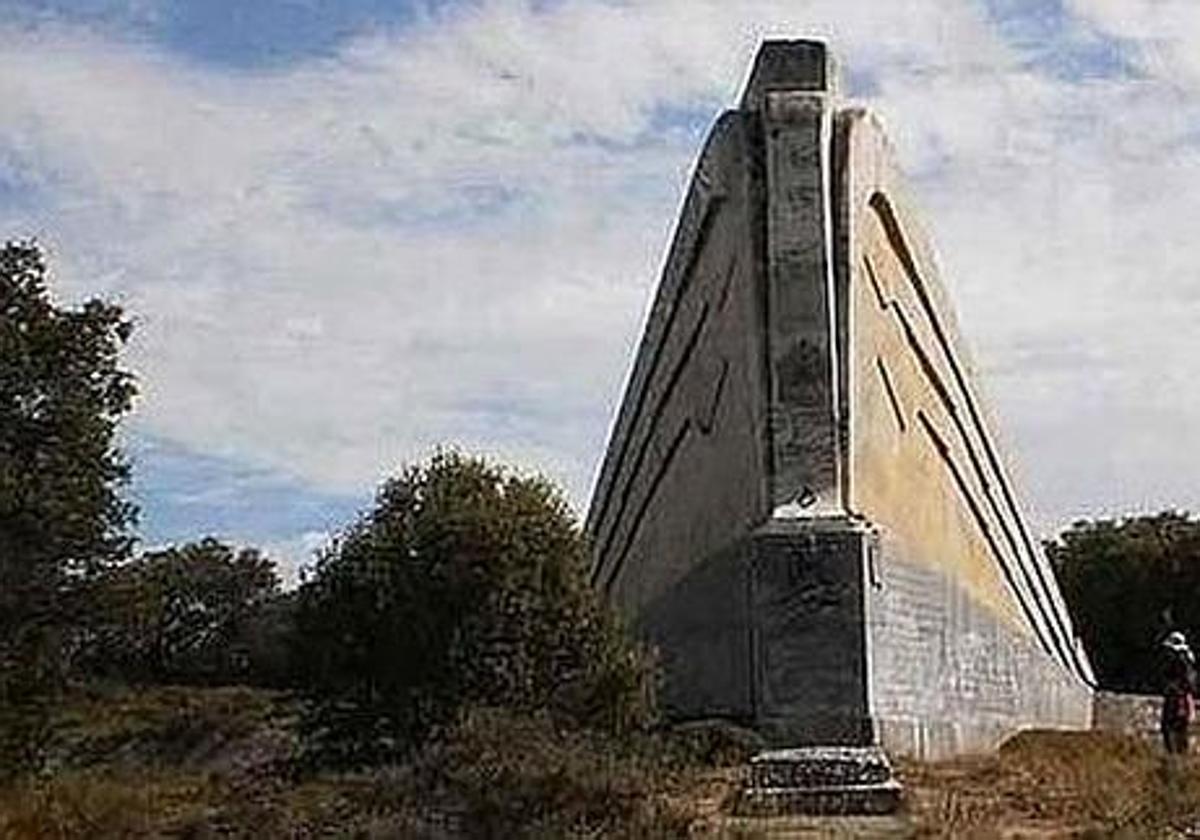 Águila de la Columna Sagardía.