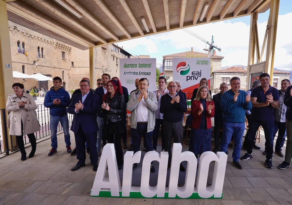 Momento de la presentación de los candidatos del PNV en Rioja Alavesa