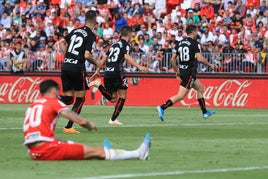 De Marcios celebra su gol en Almería.