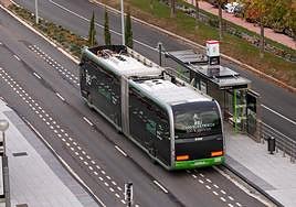 Herido un ciclista en el primer atropello del BEI en Vitoria, cerca de Txagorritxu