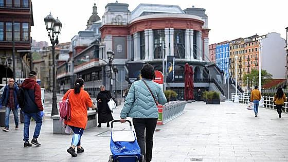 Comerciantes de La Ribera piden más seguridad tras el robo en las taquillas de los vestuarios