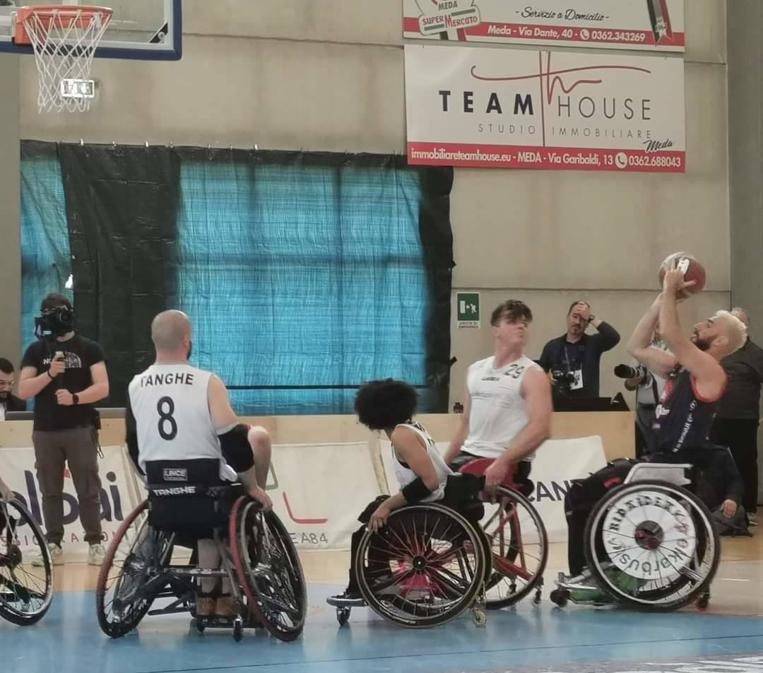 El Bidaideak pierde la final de la Eurocup ante el Santo Stefano