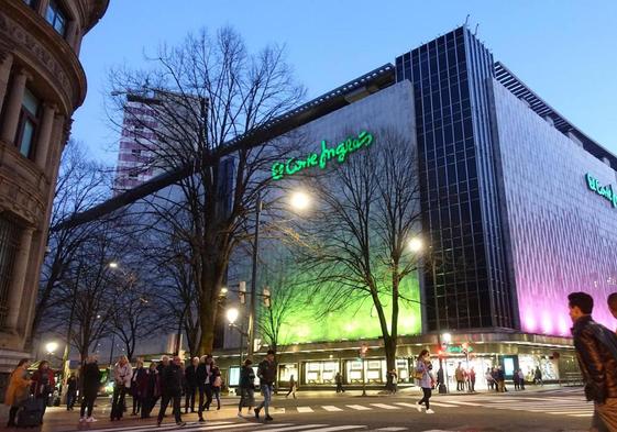 El Corte Inglés ofrece trabajos sin requisito de experiencia y con sueldos de 1.500 euros