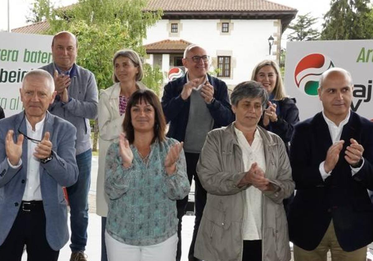 Andoni Ortuzar y Ramiro González con candidatos del PNV a las alcaldías de Gorbeialdea.