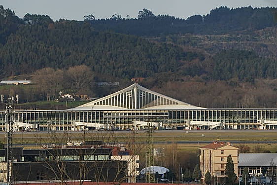 El aeropuerto de Bilbao busca en Polonia pescar nuevas rutas con el norte de Europa