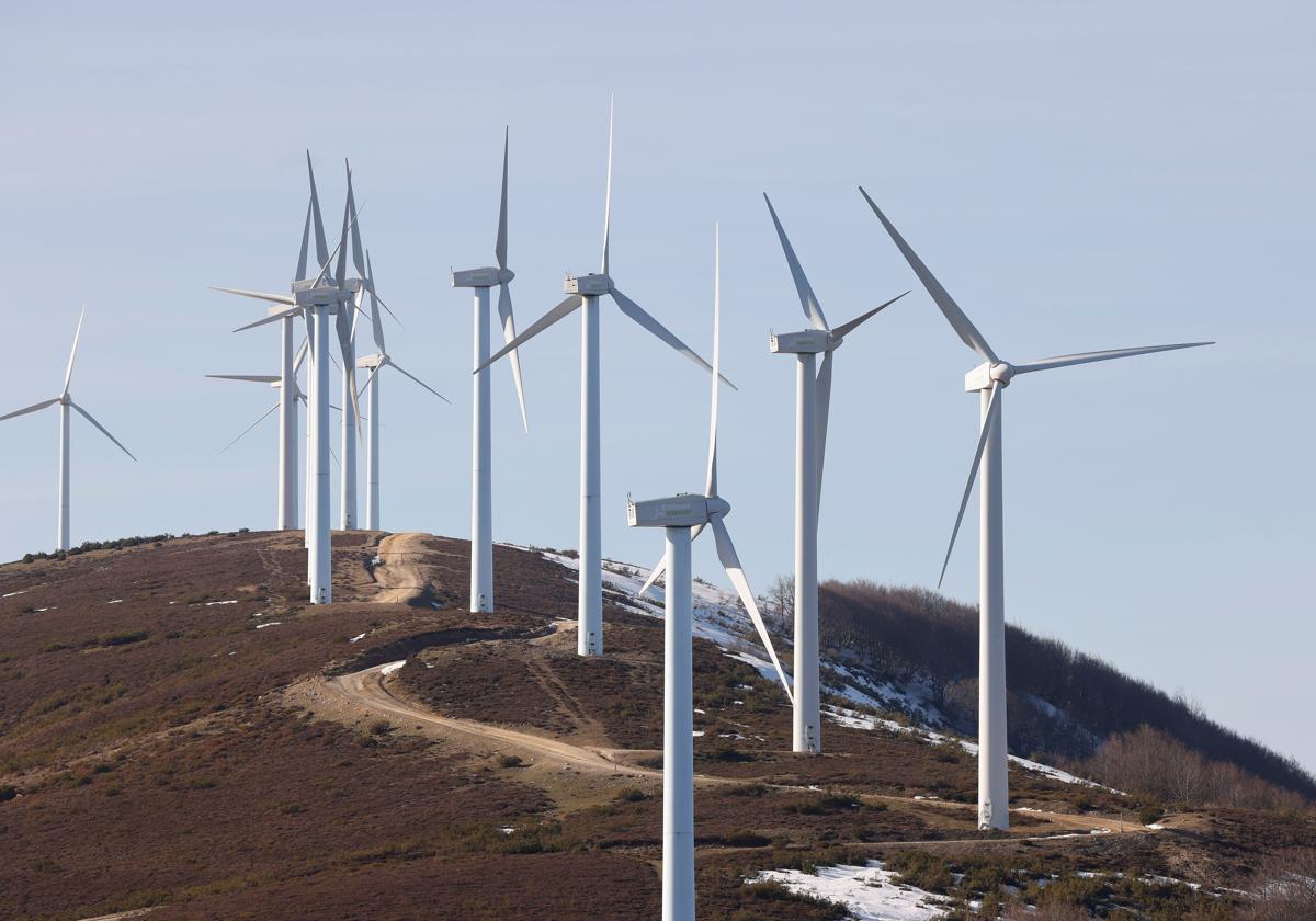 Aerogeneradores de Iberdrola en el parque eólico de Elgea-Urkilla.