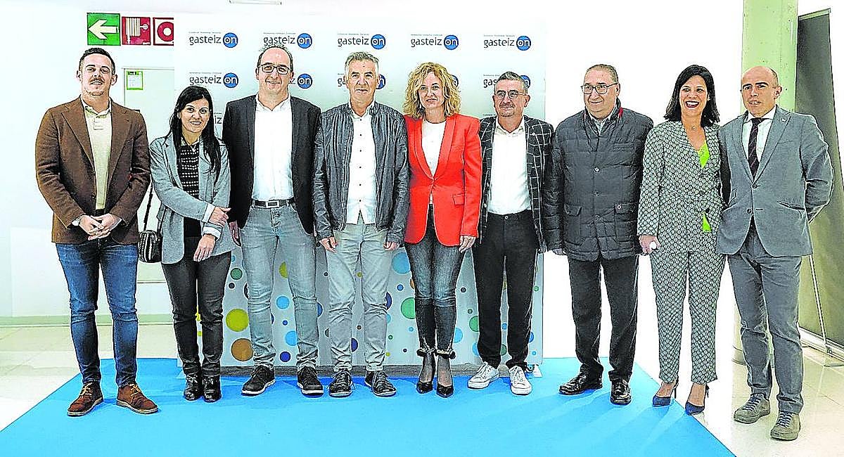 Igor Salazar, Edurne Parro, Diego Martínez de San Vicente, Jon Aspuru, Cristina González, José González, Felipe García, Patricia García y Axier Urresti.