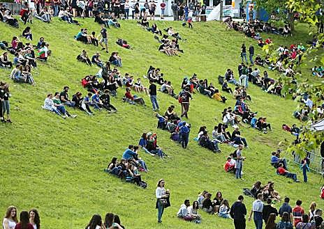 Imagen secundaria 1 - Zetak, Delirium Tremmens, Gozategi, Su Ta Gar... Benetan indartsu dator aurtengo programazioa