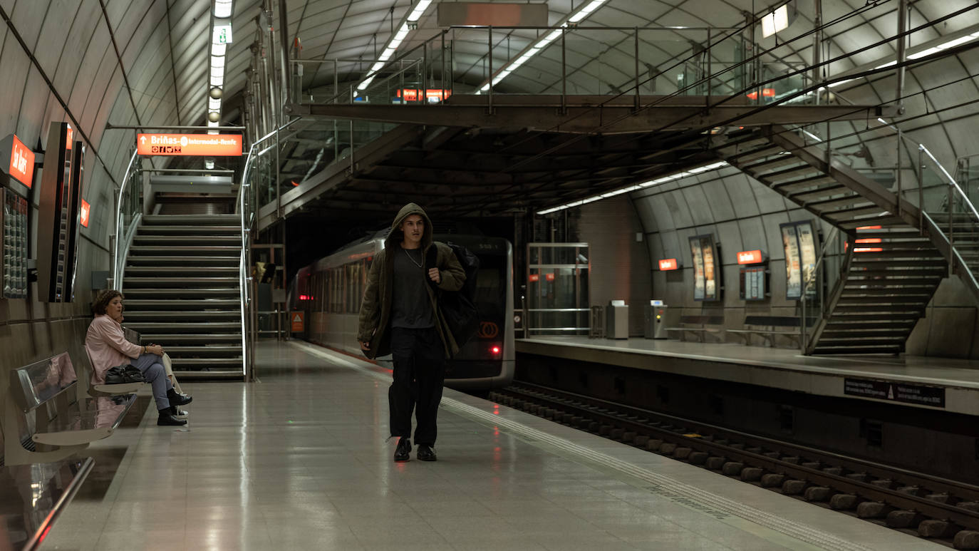 La estación de San Mamés es la ubicación de esta escena.