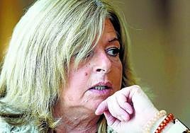 Consuelo Ordóñez medita una respuesta durante una entrevista.