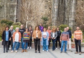 La candidatura de EH Bildu de Ondarroa está encabezada por Urtza Alkorta, en el centro.