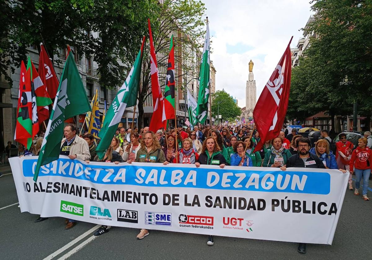 Cabeza de la manifestación celebrada hoy en Bilbao.