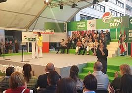 Mireia Elkoroiribe estuvo arropada por Urkullu, Ortuzar, Etxanobe y más representantes jeltzales