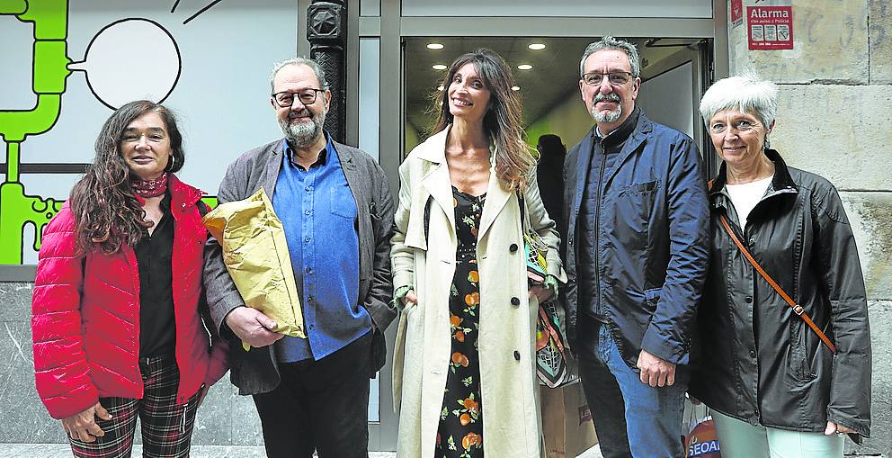 Idoia Barrondo, Juan Bas, Carolina Ontivero, Alex Oviedo y Begoña Elorrieta. 