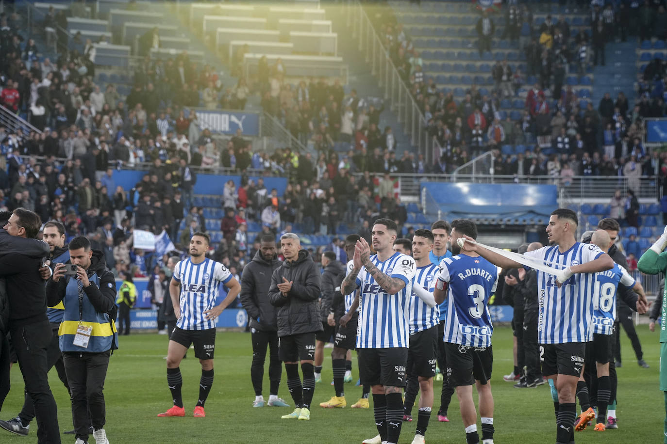 Ambientazo en el segundo lleno consecutivo de Mendizorroza