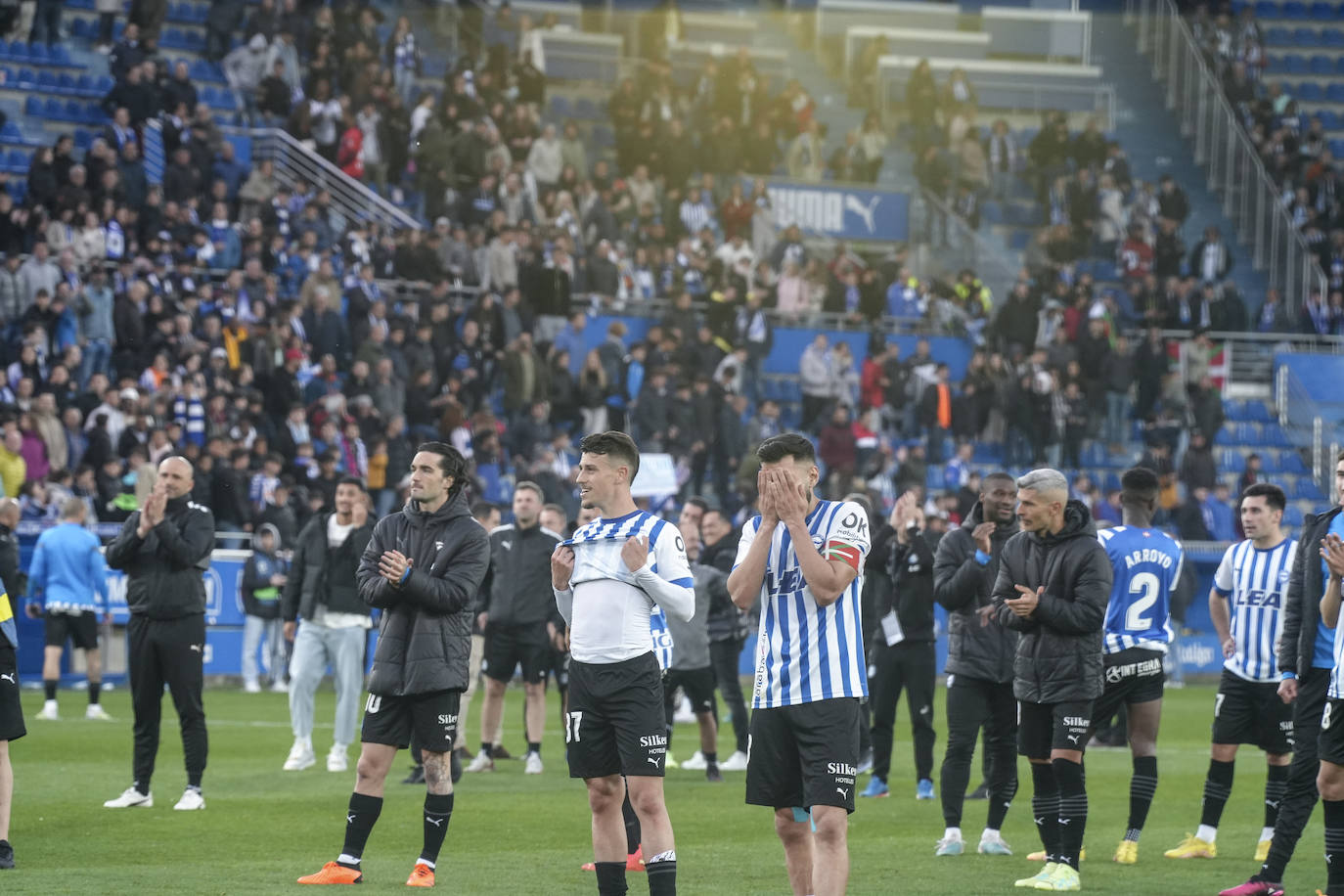 Ambientazo en el segundo lleno consecutivo de Mendizorroza