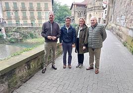 Carlos García ha comparecido junto a Carlos Iturgaiz y Raquel González