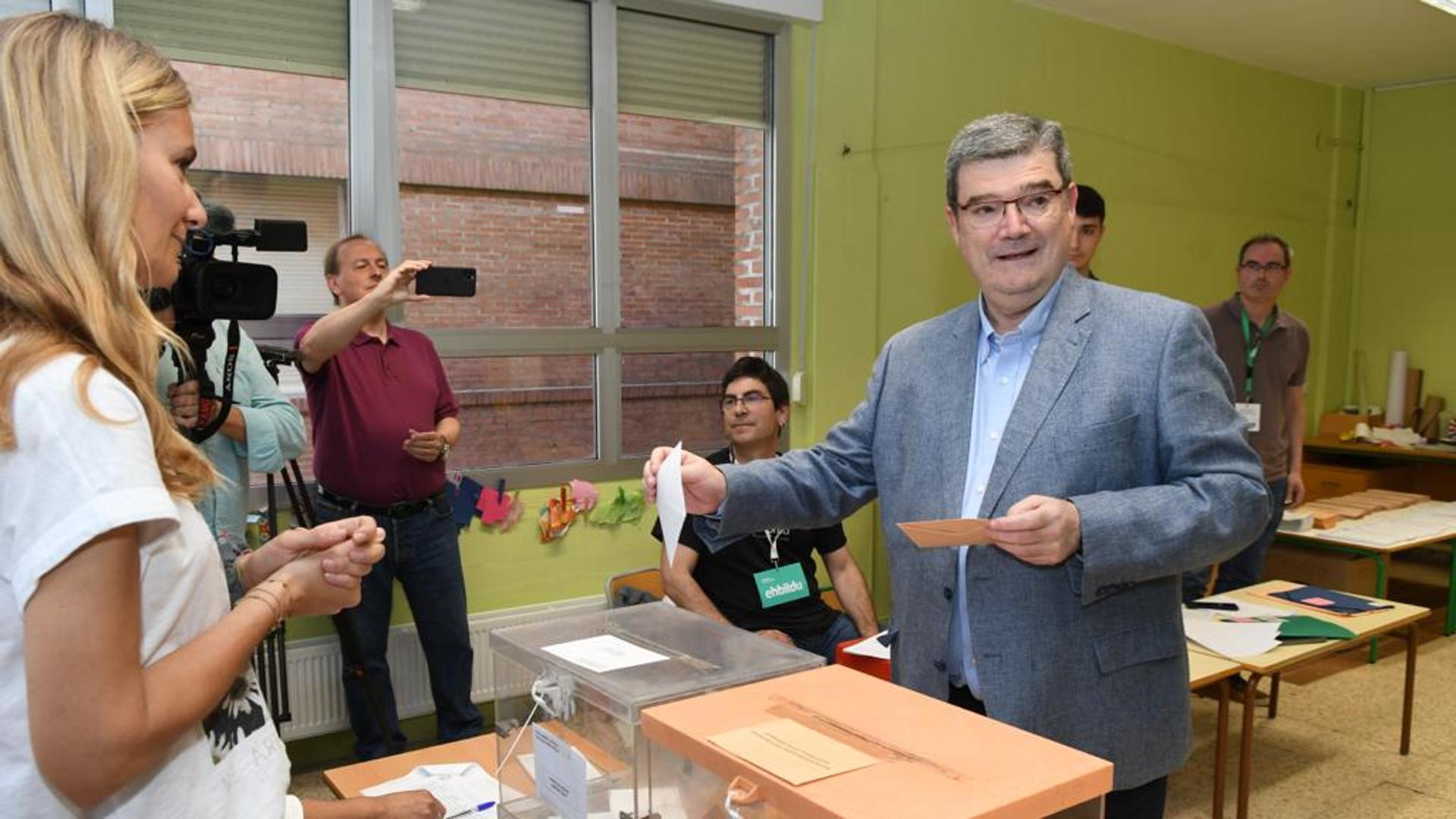 Elections municipales et régionales 2023 : Dernière minute de la journée électorale |  Elixabete Etxanobe, Juan Mari Aburto et Lehendakari Urkullu ont déjà voté