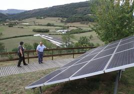 Panel fotovoltaico en el parque de las energías renovables Aresketamendi de Amurrio.