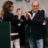 Etxanobe será la primera diputada general tras una victoria amarga del PNV