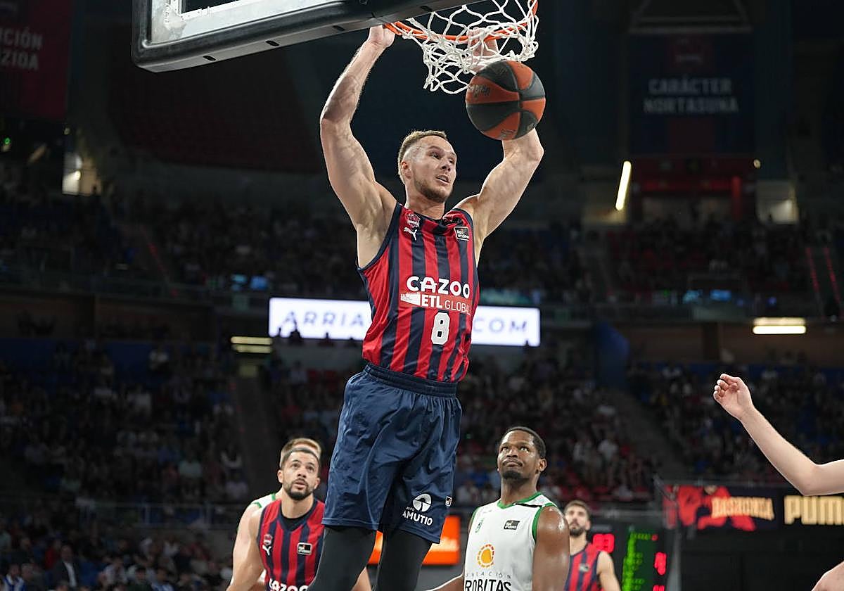 El Baskonia solo estuvo cerca de la remontada con Sedekerskis sobre la pista.
