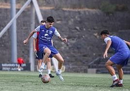 El partido Leioa-U.D. San Fernando se juega más tarde, a las 13.00 horas, por una avería en el avión