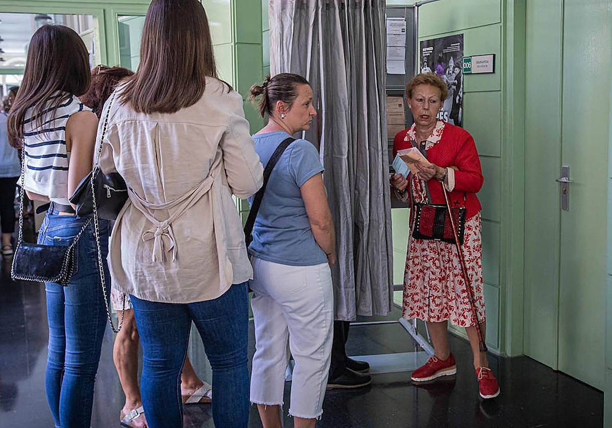 Coelgio electoral en Gernika.