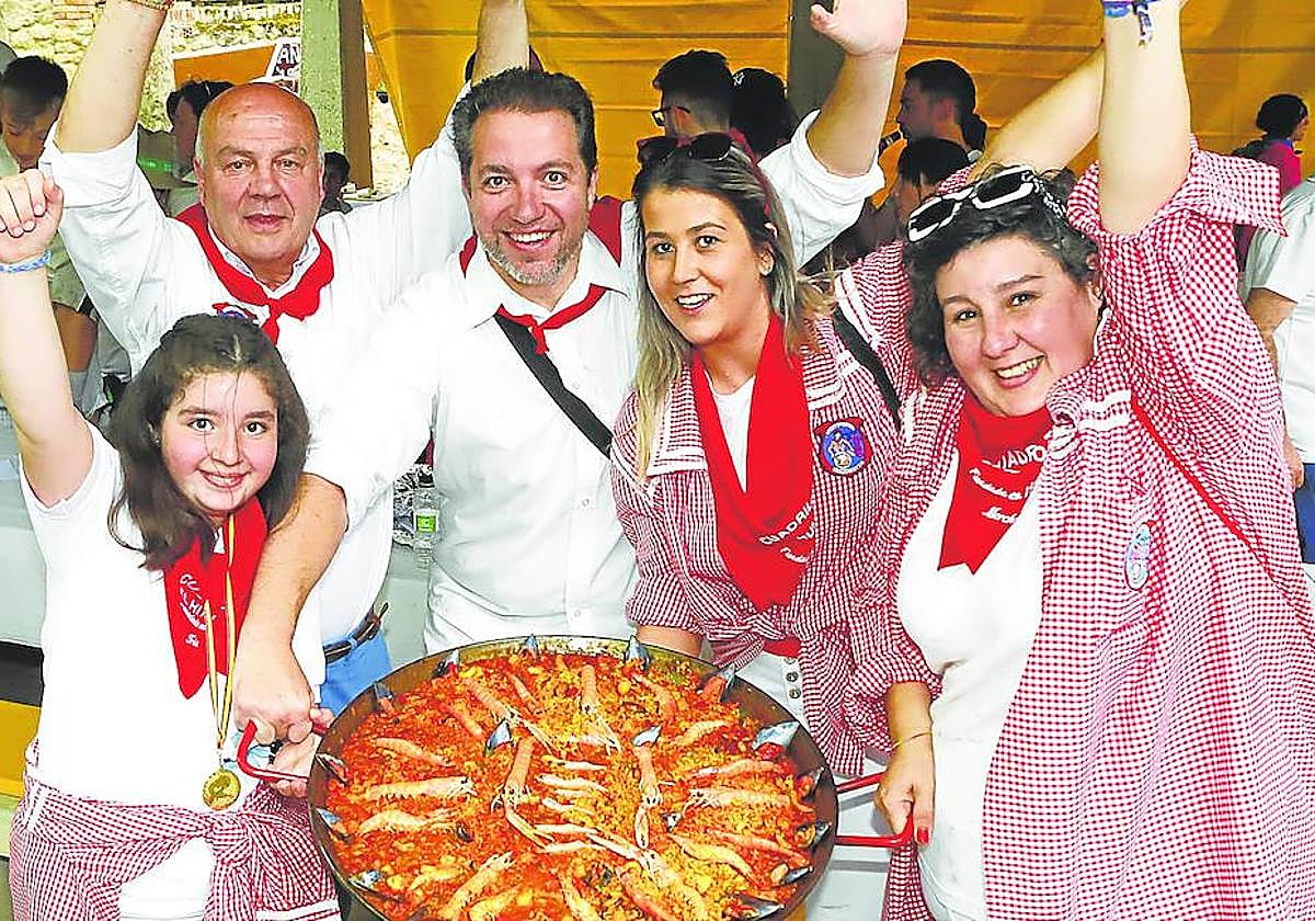 Los de El Humo hicieron la paella que acabó convenciendo al jurado.