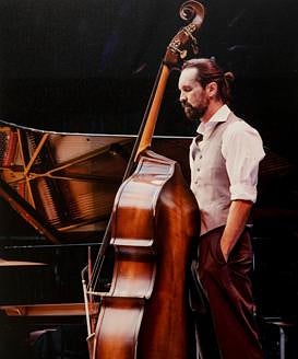 Imagen secundaria 2 - Chrissie Hynde, de The Pretenders; Brigade Loco; y el bajista Pablo Martín Caminero.