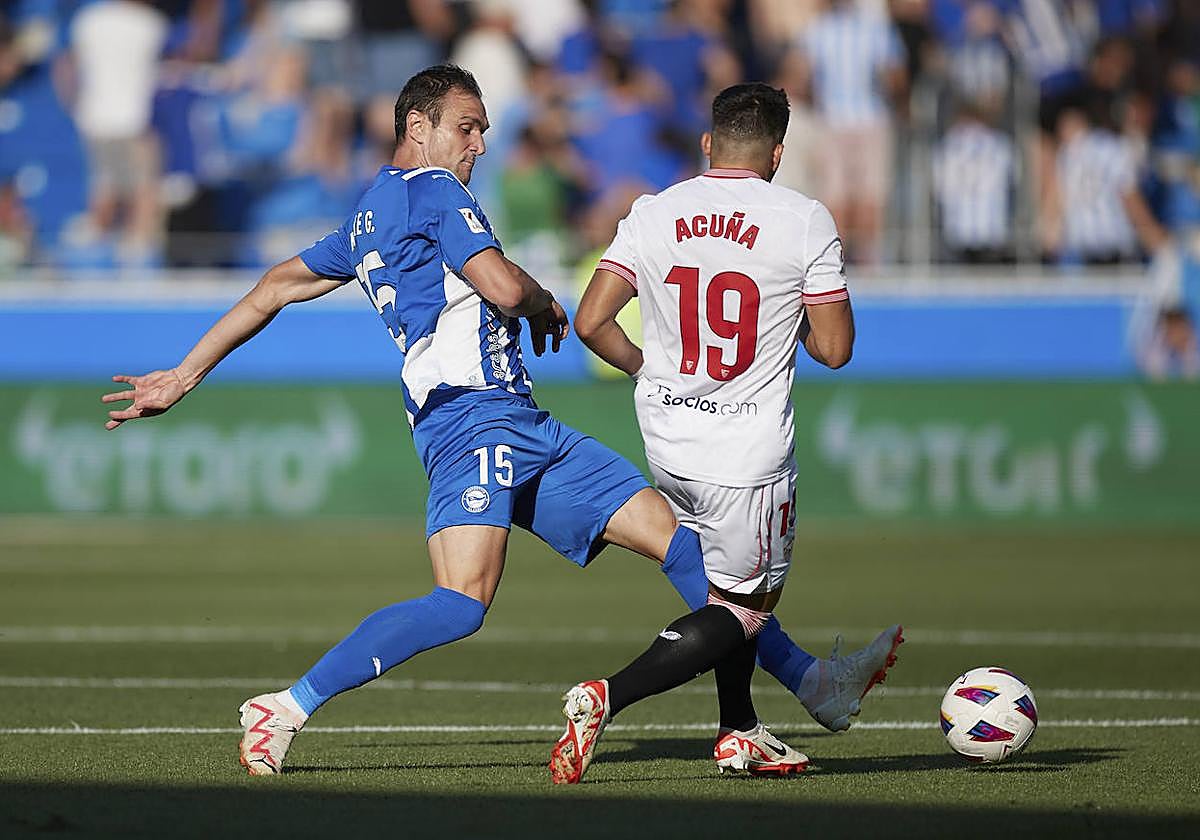El 1x1 del Alavés-Sevilla: Kike García, el faro de un gran trabajo colectivo