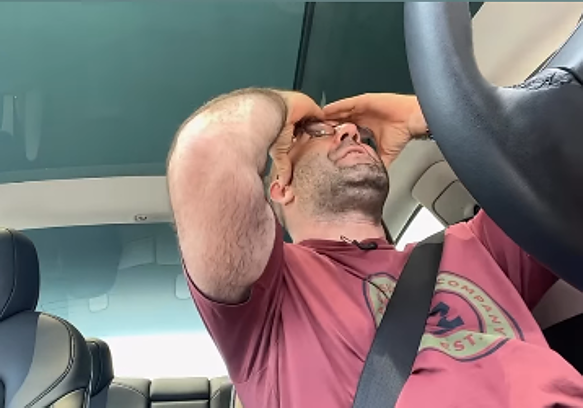 Sezar Blue sufrió un accidente en pleno directo