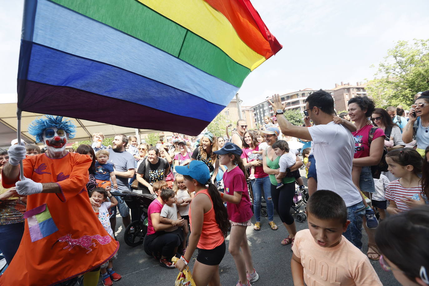 Oleada de apoyo a la escuela pública vasca en Mungia