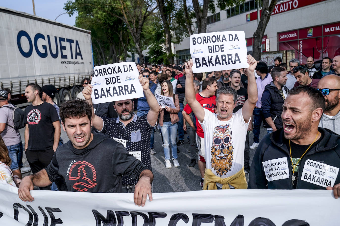 Primera jornada de huelga en la fábrica de Michelin en Vitoria