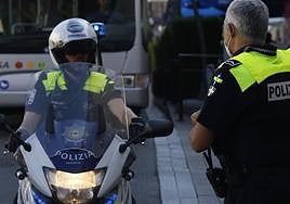 Detenido un hombre en Vitoria por agredir a su pareja y a un hijo de ella