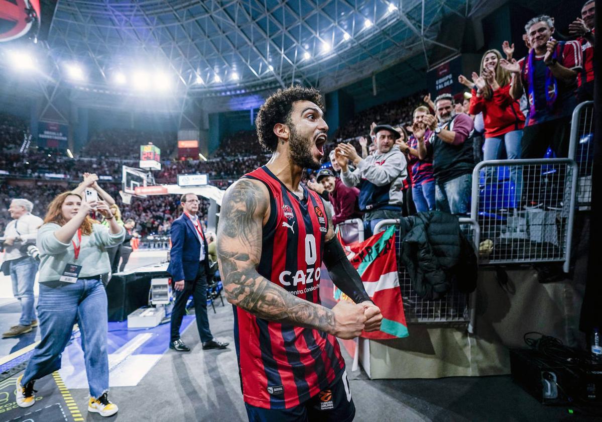 Howard celebra con efervescencia la victoria continental del Baskonia ante el Real Madrid.