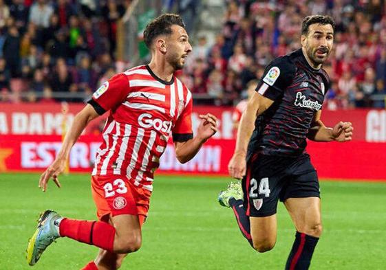 Iván Martín, en carrera con Balenziaga en el Girona Athletic de esta última temporada.