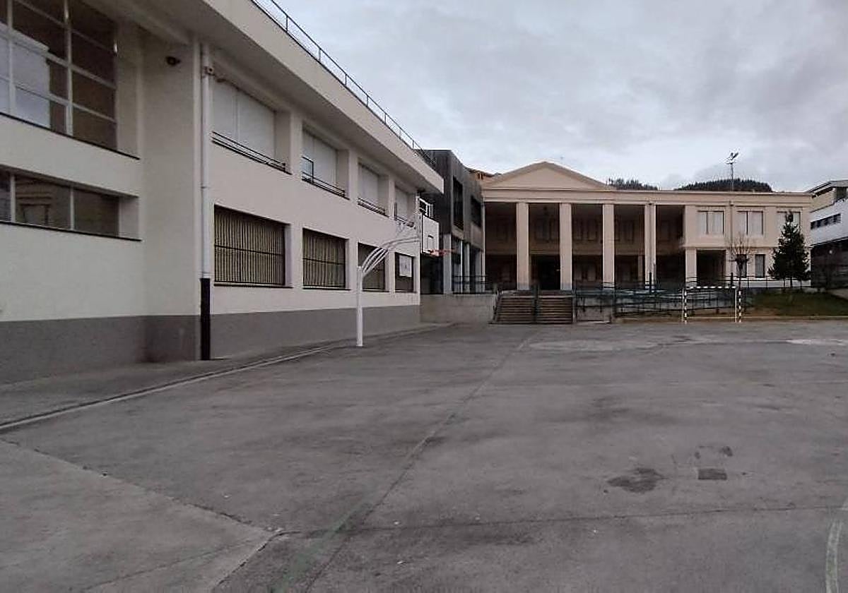 Patio actual de las escuelas de Zaldibar