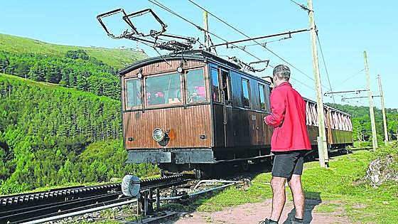 El tren de Larrun arranca de nuevo