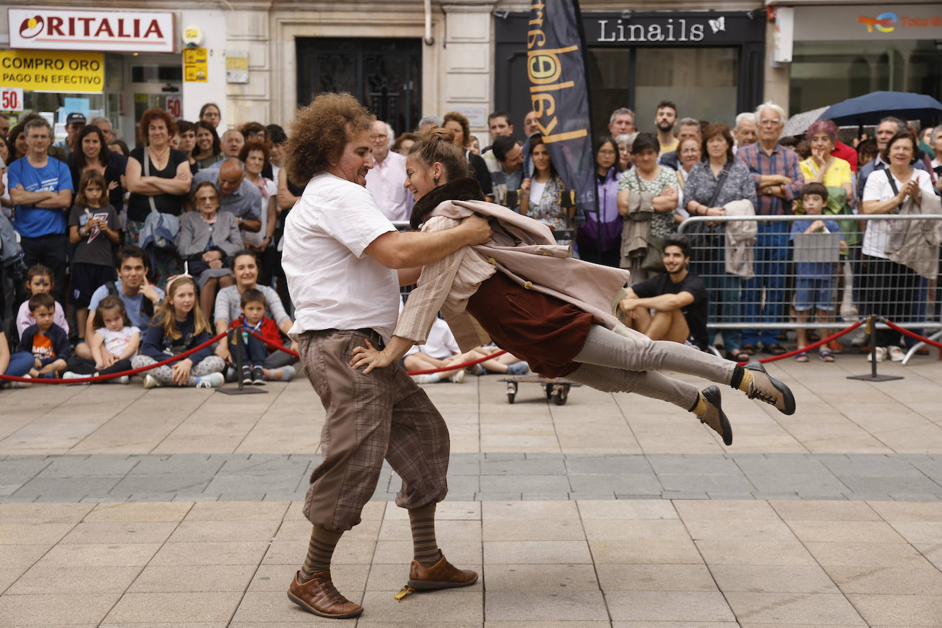 Vitoria se transforma en un gran teatro