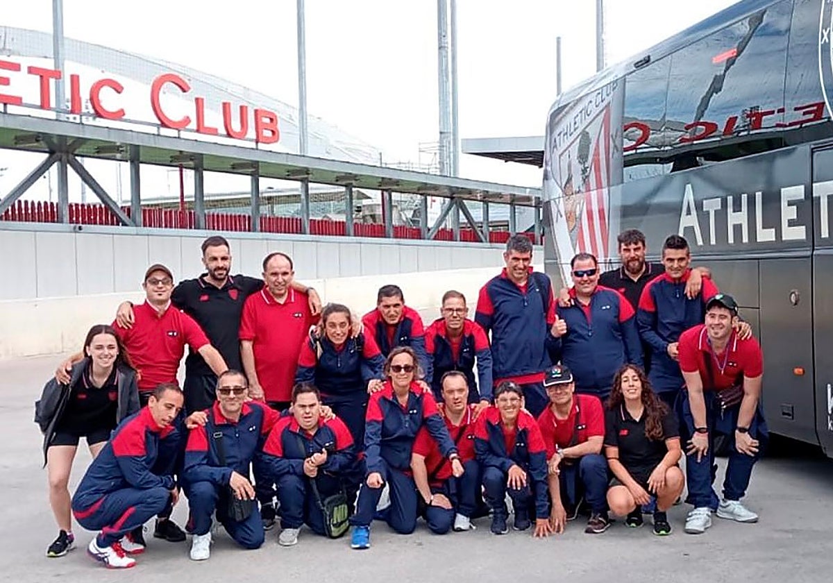 Delegación del Athletic en el Trofeo Genuine.