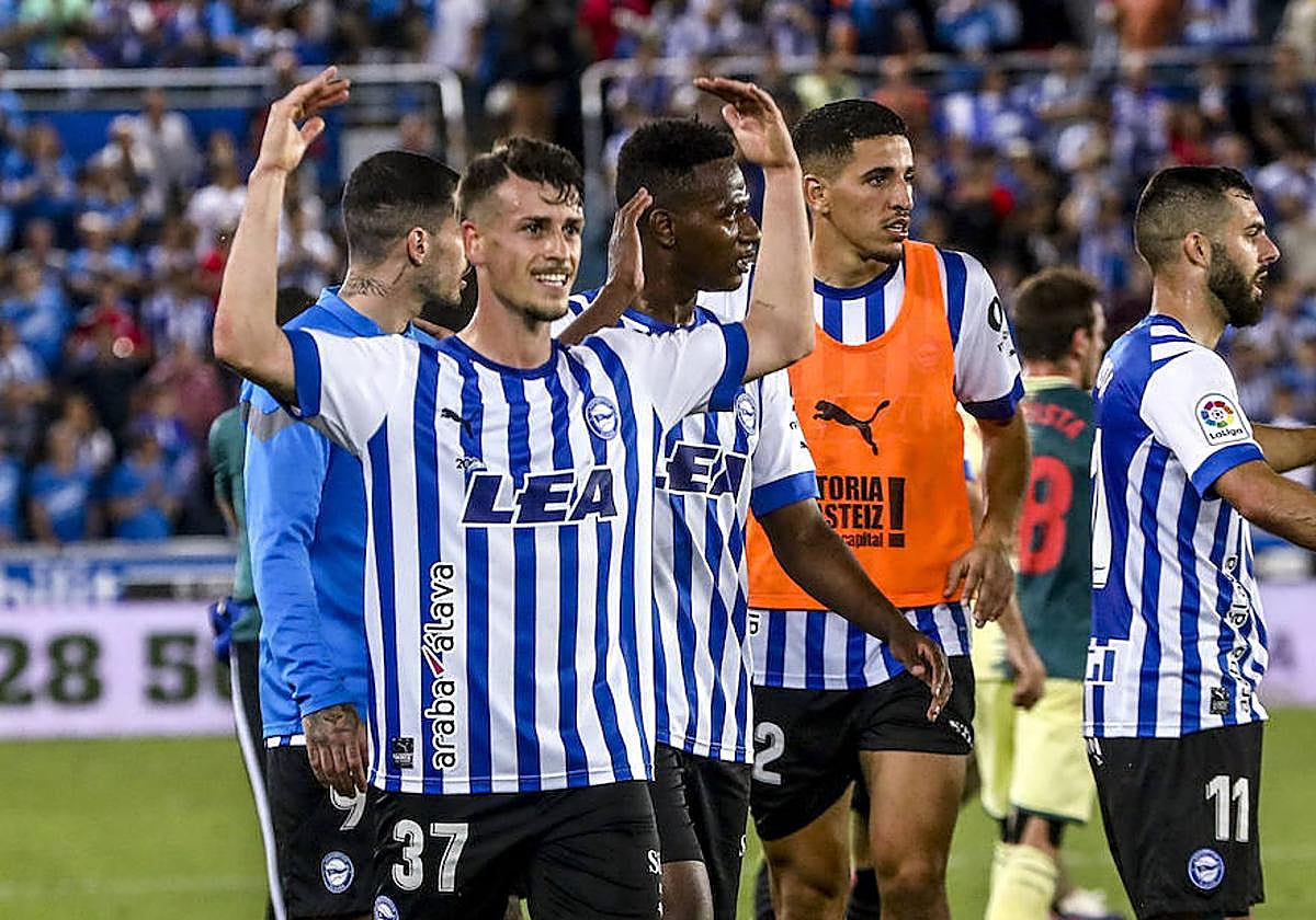 Antonio Blanco durante la celebración del pase a al final.