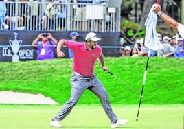 Para el recuerdo. Jon Rahm celebra el putt en el hoyo 18 que certificó su victoria en el Abierto de Estados Unidos de hace dos años.