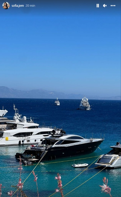 (15/06/2023) Berenguer y su mujer, en Mykonos.