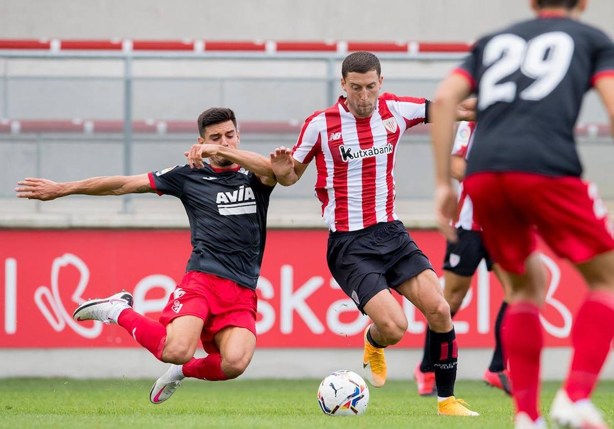 De Marcos trata de marcharse de un jugador del Eibar.