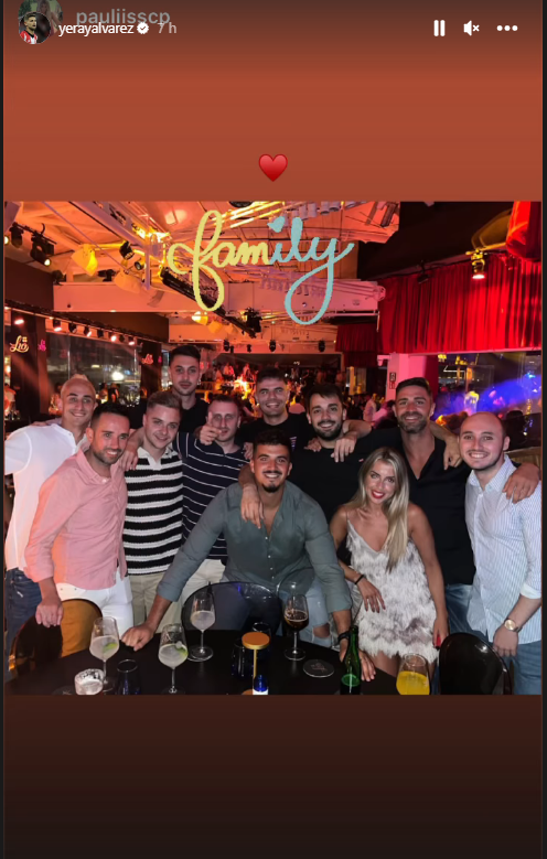 (16/06/2023) Yeray, con amigos en Ibiza.