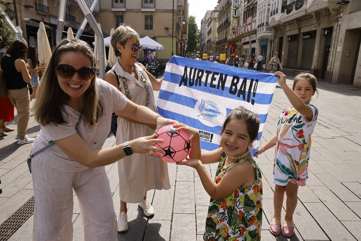 Las mejores fotos de Vitoria y Valencia en la previa del Levante-Alavés