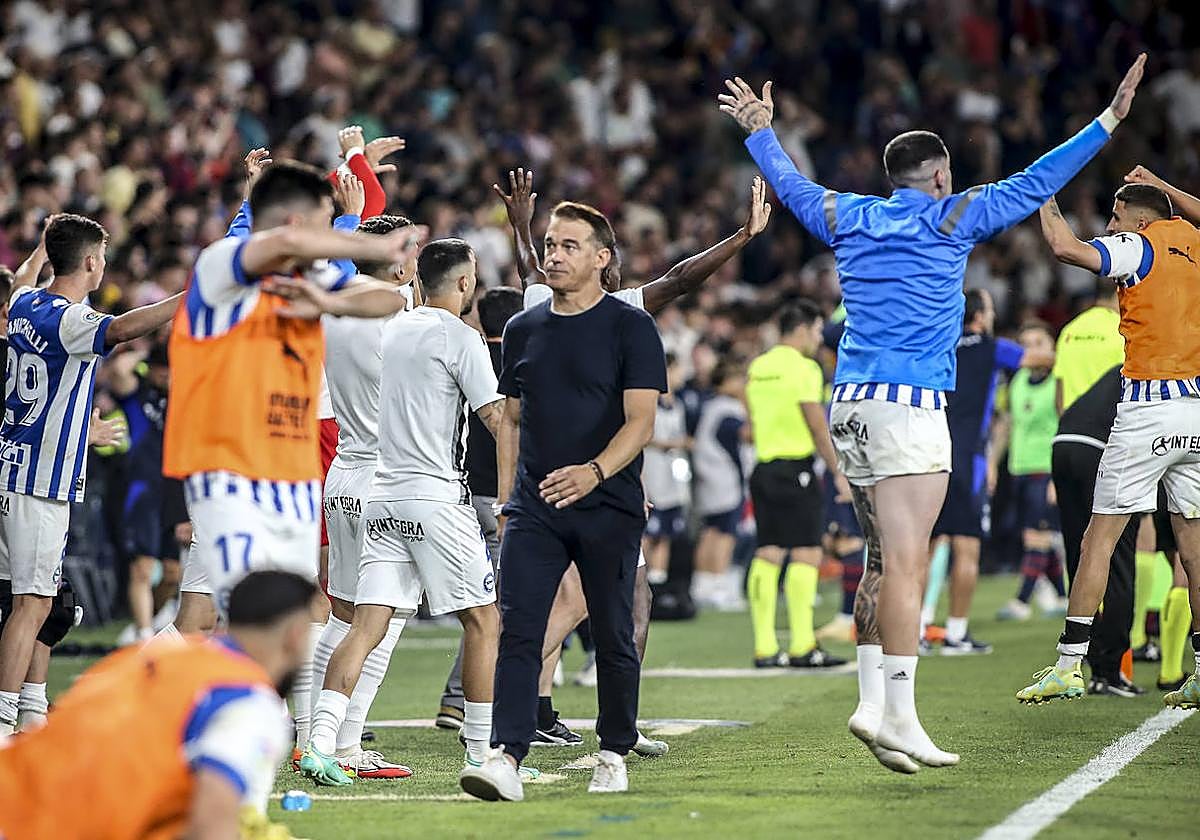 Luis García, contenido tras el pitido final por respeto al Levante.
