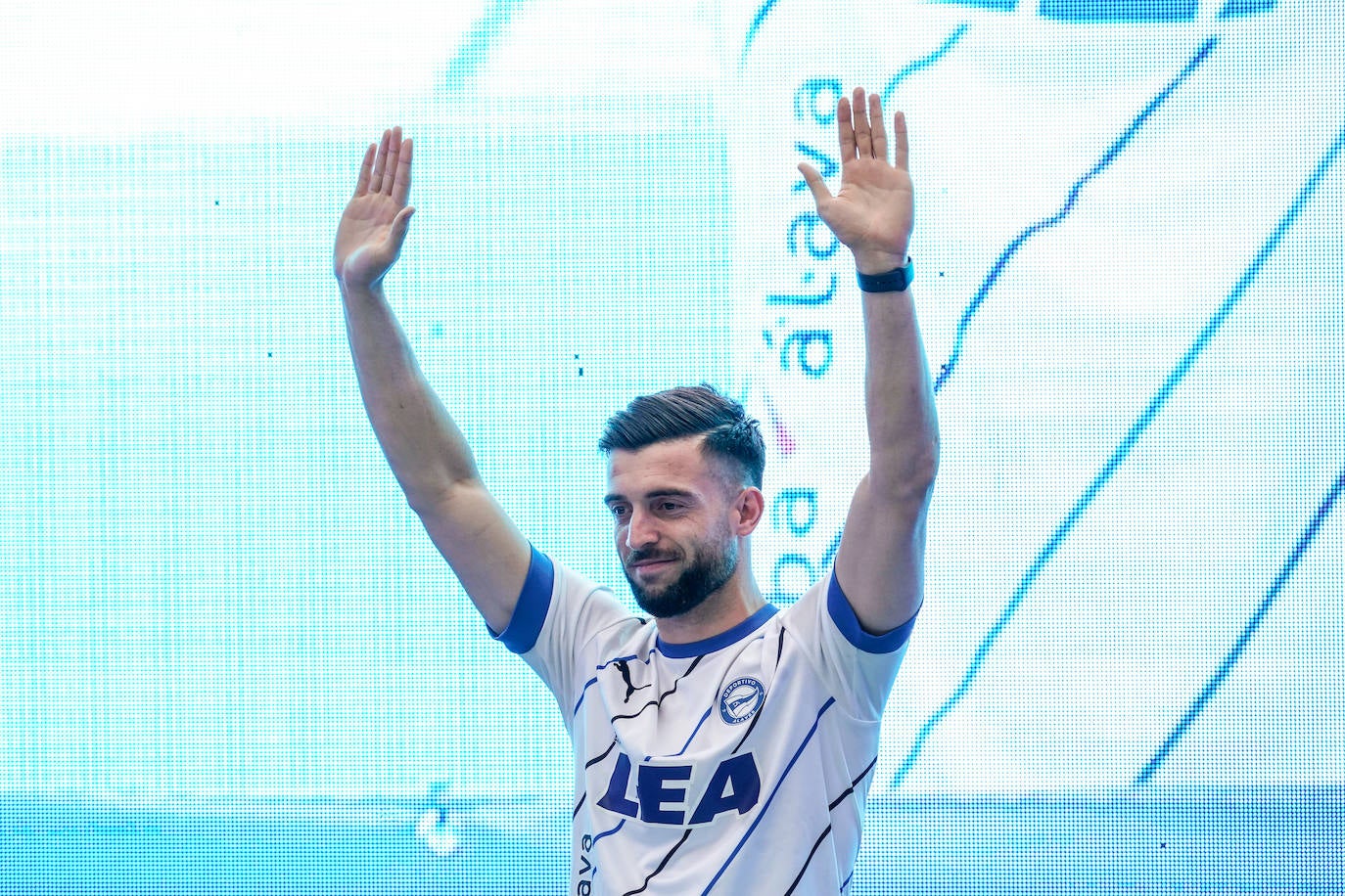 La celebración del ascenso desde el autobús del Alavés