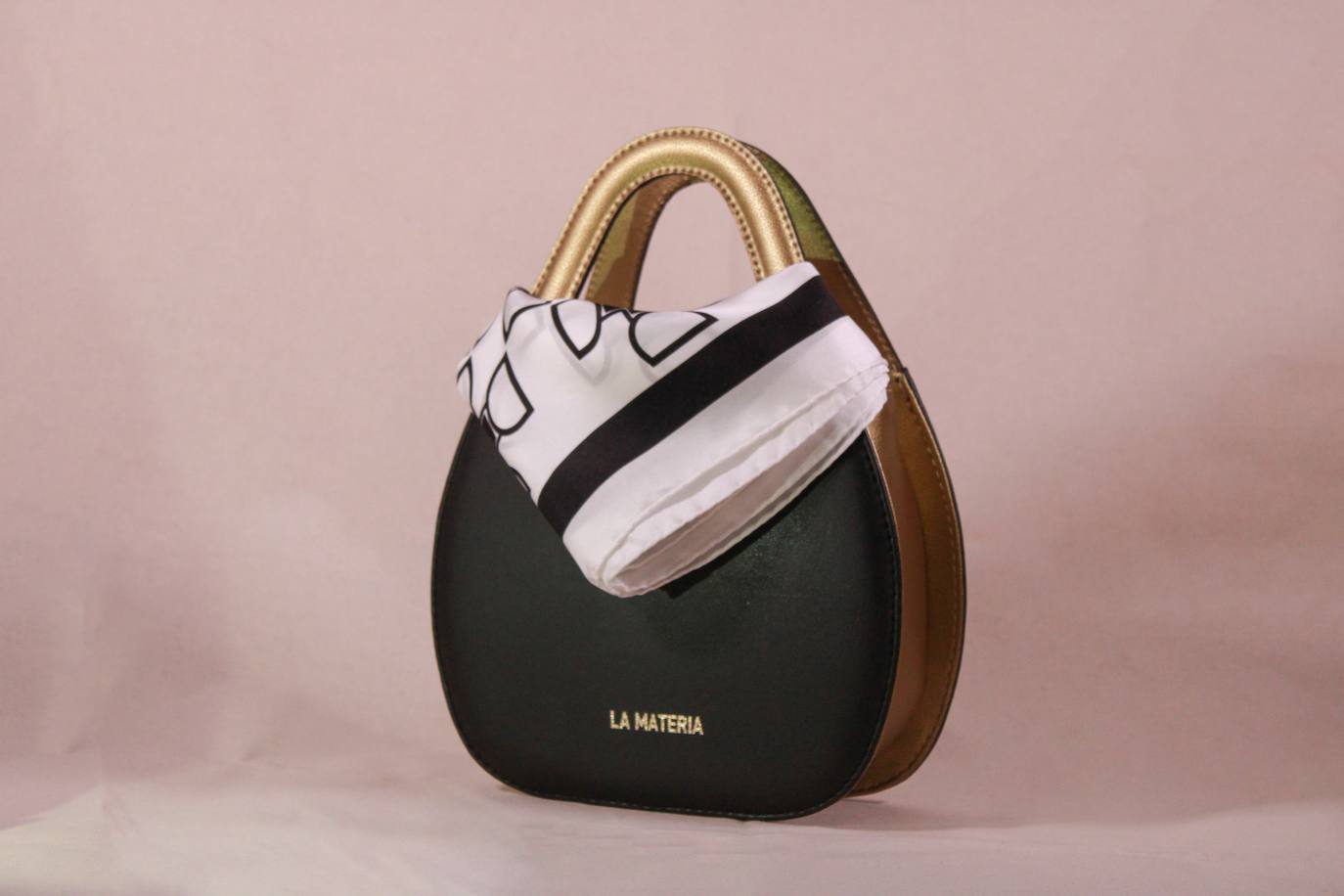 Los bolsos de piel de cactus creados por una madre e hija vizcaínas que llegan a EE UU